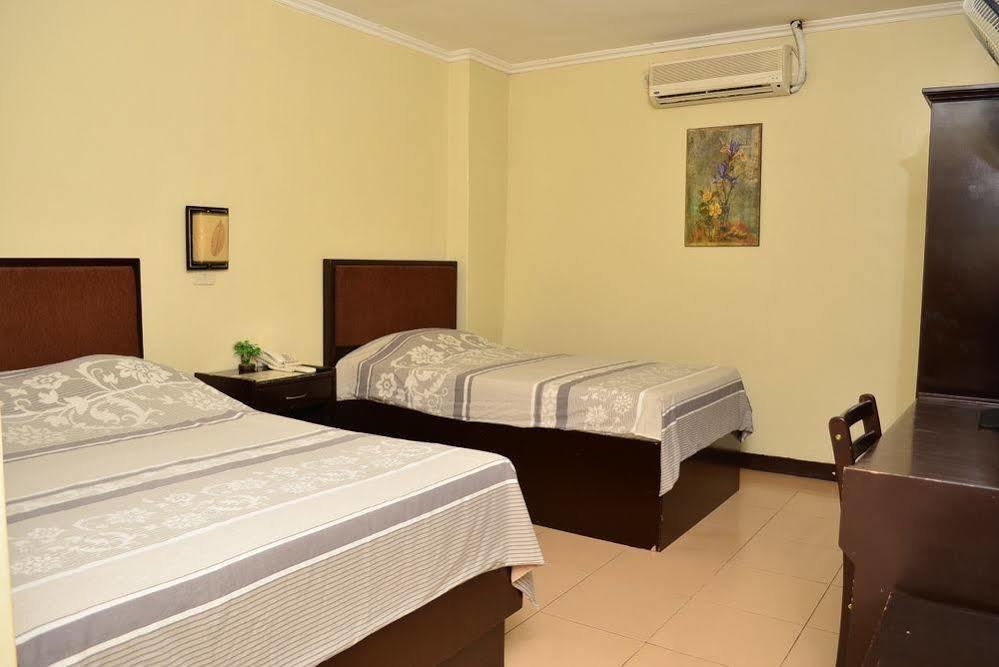El Portal Inn Ταγκμπιλαράν Εξωτερικό φωτογραφία